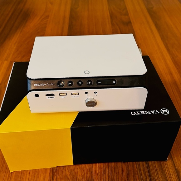 Projector with screen - Picture 2 of 16